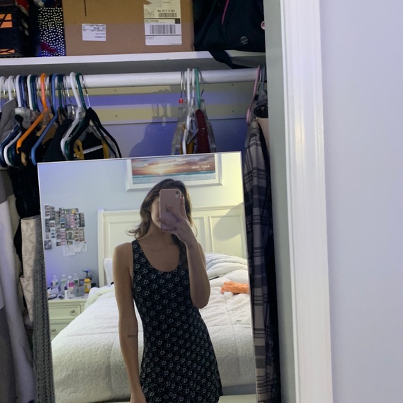 Dress - Picture 7 of 9